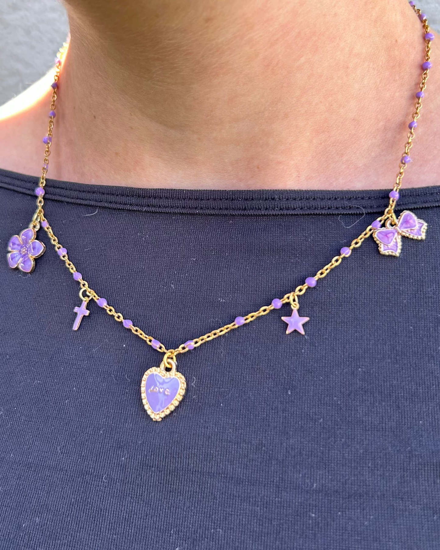 Collier à charms lilas